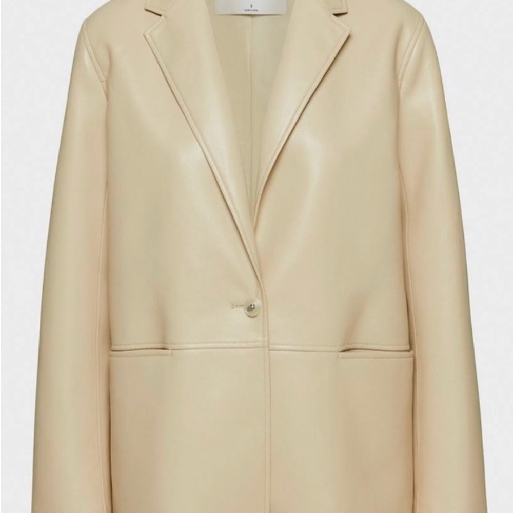 Aritzia Cream Blazer with Classic Lapel Design